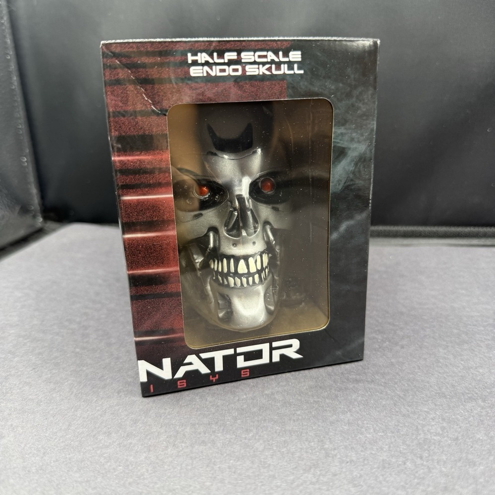 Terminator Genisys Half Scale Endo Skull Cyber Loot Crate Exclusive Figure w/Box